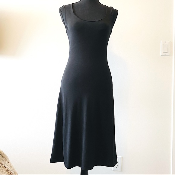 Black dress with embroidered sequin back detail - Picture 1 of 9